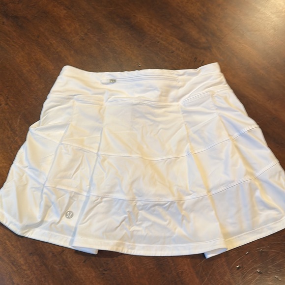 Lululemon size 2 white skort - Picture 2 of 7